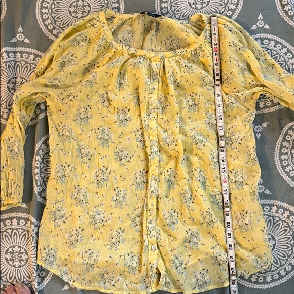 Ralph Lauren Chaps 100% cotton Yellow Floral Top. Size Medium - Picture 4 of 8